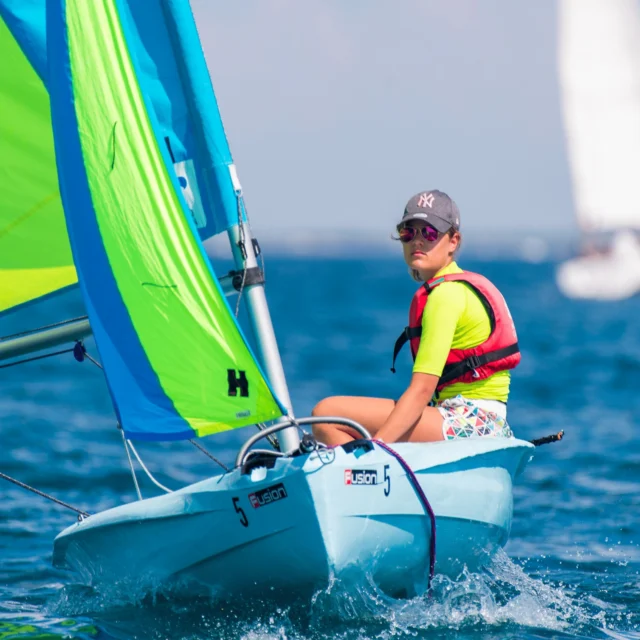 🌊⛵ VACANCES DE FÉVRIER = FAIS DE LA VOILE À CARNON !…